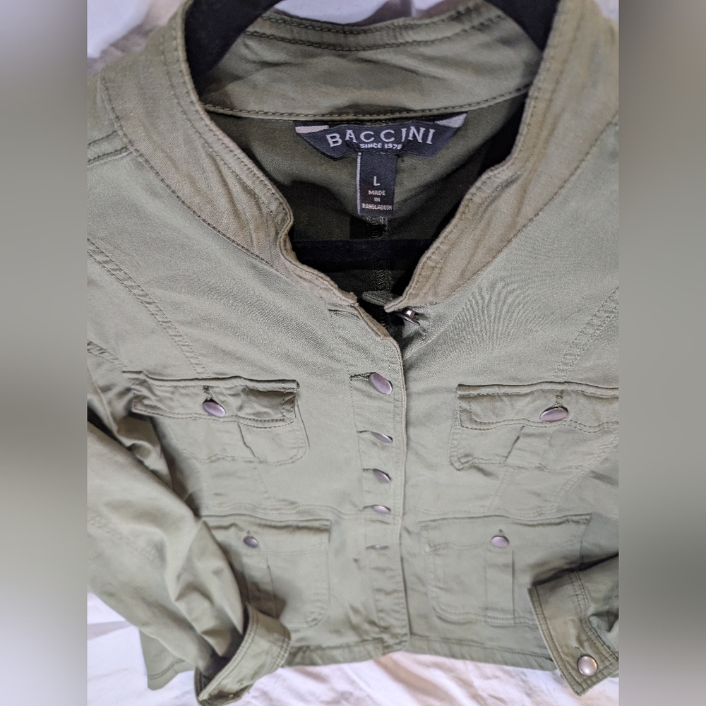 Baccini Army Green jacket, lightweight, size LARGE 4 front pockets. Button up - Picture 9 of 14